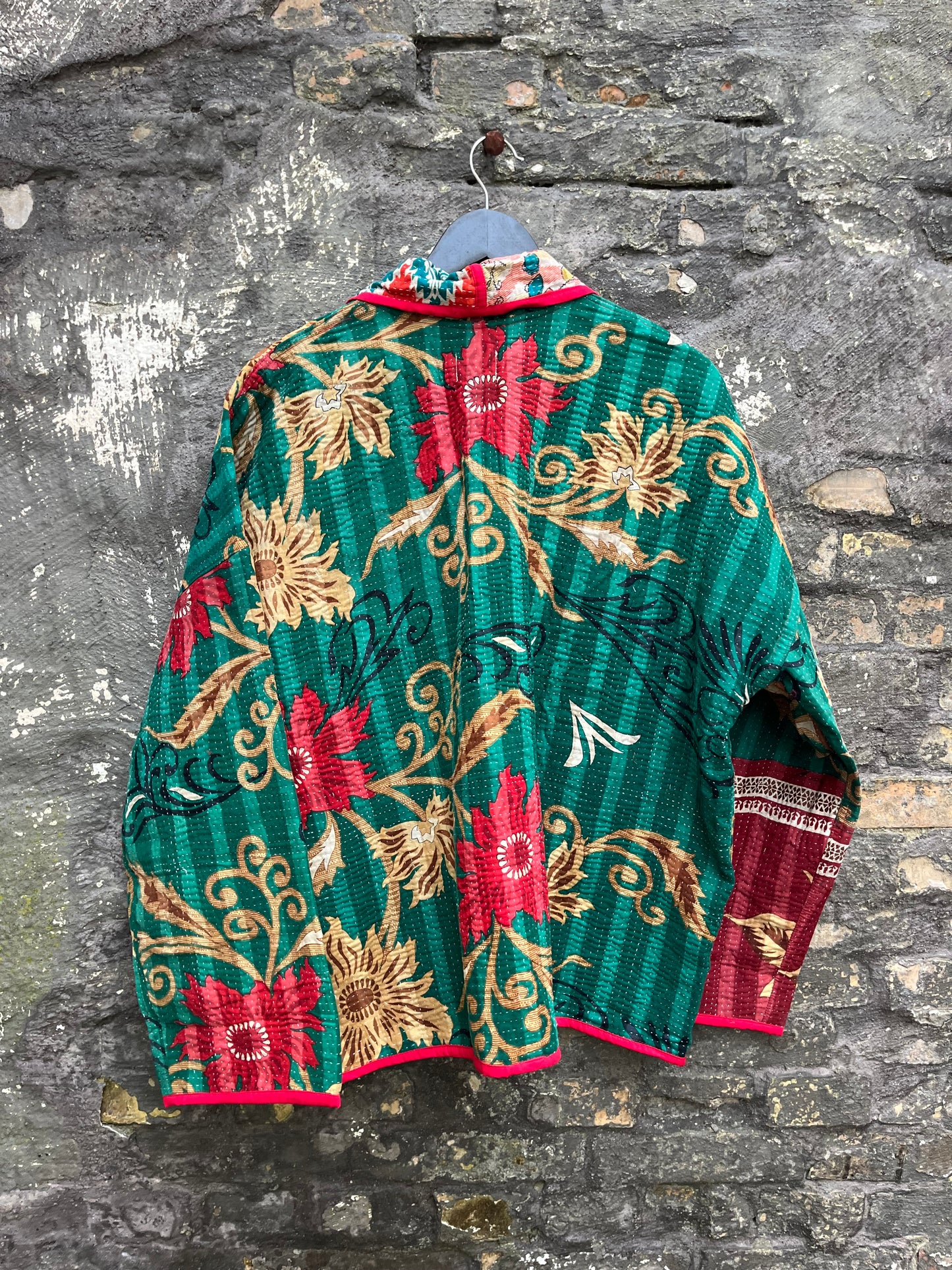 Kantha Jakke Mowita