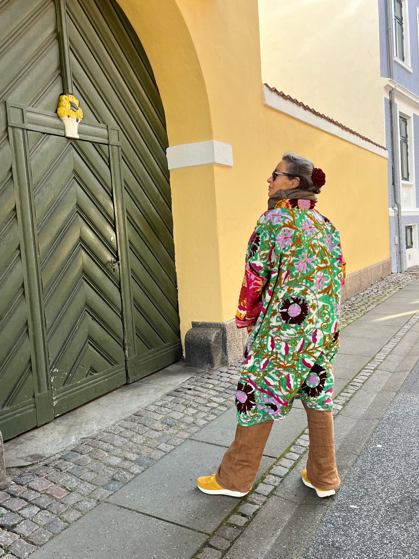 Kantha Jakke, Suzani