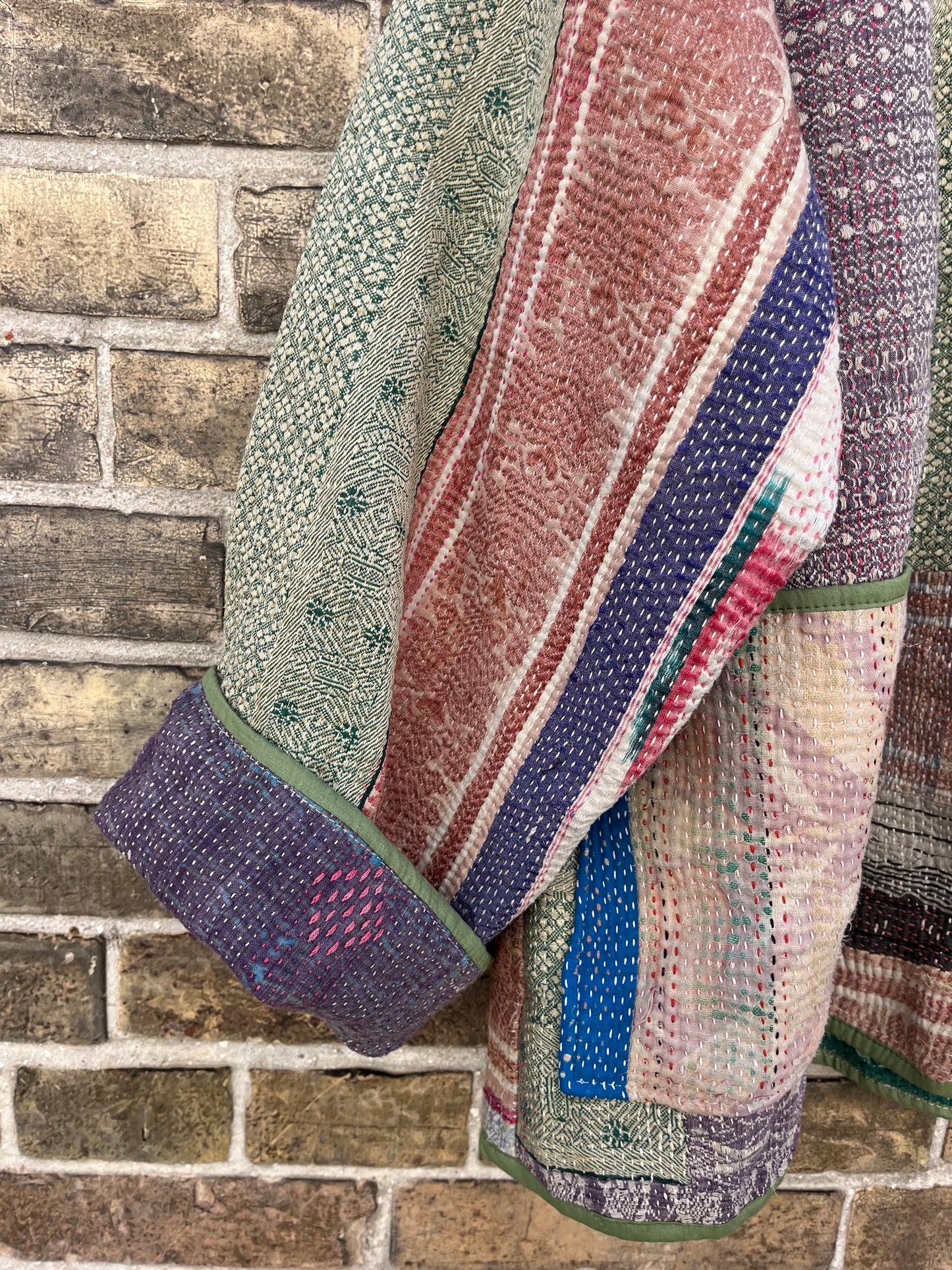 Kantha Jakke Tulsi