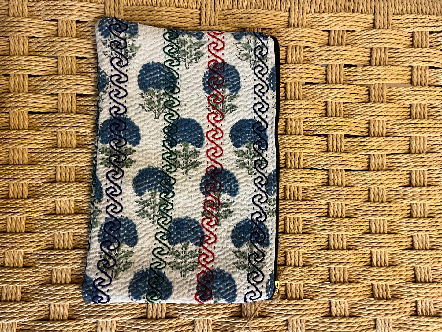 Kantha clutch