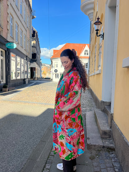 Kantha Jakke, Suzani