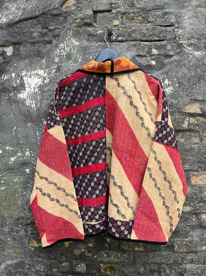 Kantha Jakke Dina